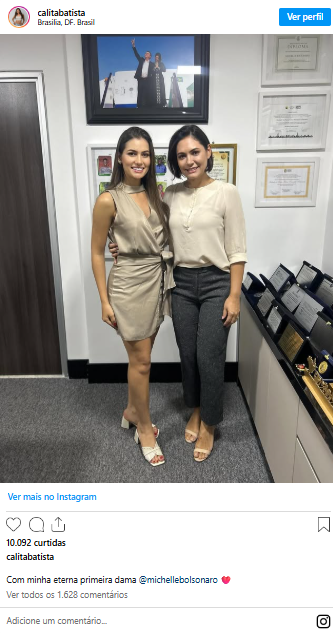 image-4 Mulher de Amado Batista agita a web ao posar com Michelle Bolsonaro