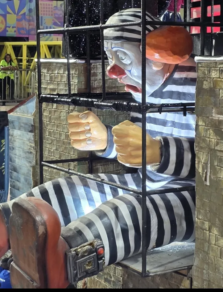 image-1 Desfile em homenagem à Lula repercute na web e até a Globo é criticada